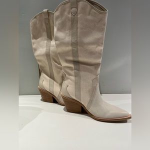 Dolce Vita Navene size 8.5 runs small brand new!! Never worn